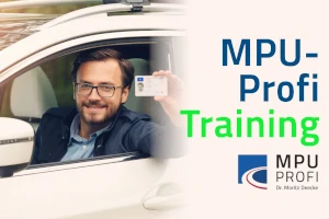 Mann mit Führerschein lächelt auf dem Cover vom MPU Profi Training